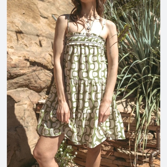 Illa Illa Maddie Print Cut Out Dress Size Medium - Picture 1 of 8